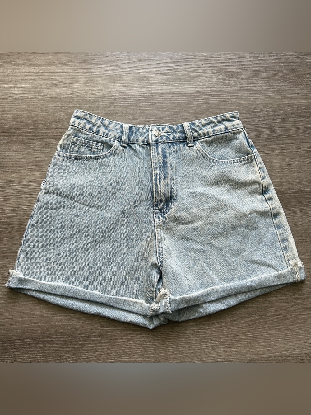 Women’s Light Wash Jean Shorts - Mom Fit High Waisted Denim - Sz 6 Shein